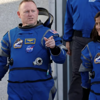Mochileros espaciales: Astronautas están varados indefinidamente en el espacio