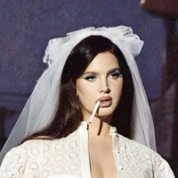 Lana del Rey sorprende con boda en un pantano de Luisiana