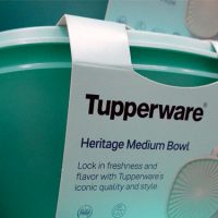 Tupperware en Crisis: La Marca Se Declara en Bancarrota y Planea su Reinvención