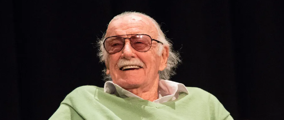 Aficionado de 92 años causa sensación en Comic Con de Panamá disfrazado de Stan Lee