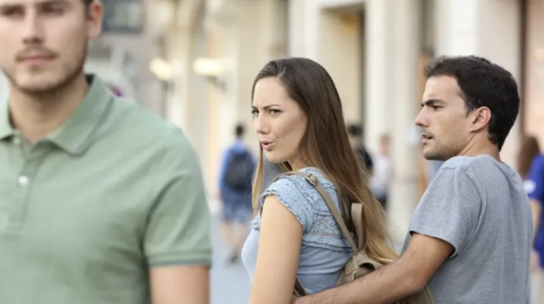 Mujeres solteras saldrían con hasta 6 hombres a la vez