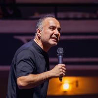 Pelao Rodrigo se raja con invitaciones para su Stand Up en el Comedy