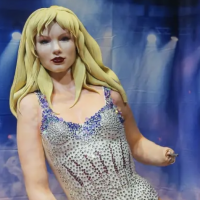 Estaban de la Shake it Off: Pastel de Taylor Swift de tamaño real llegó sin manitos a una exposición