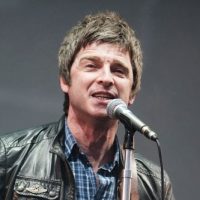 ¡Adiós, Vecino! Noel Gallagher Vende Su Casa Para Escapar de James Blunt en Ibiza