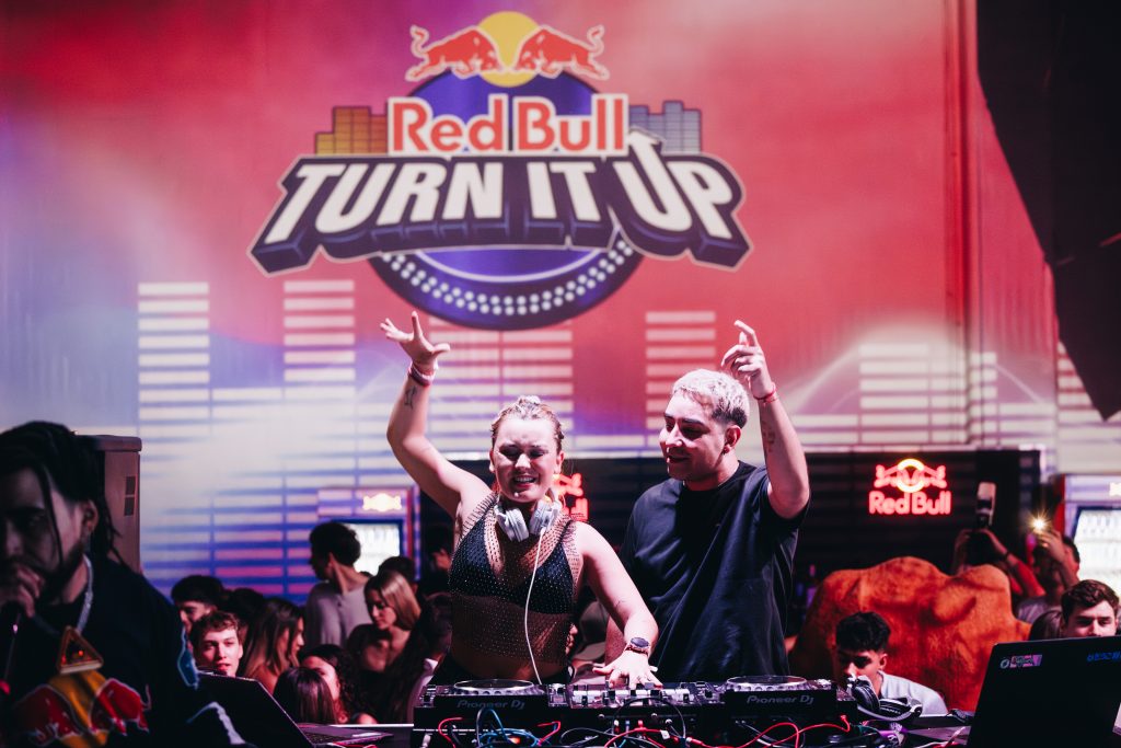 La dupla entre DJ ISA SERAFINI y HEISER SE CONSAGRARON COMO LOS GANADORES DE RED BULL TURN IT UP 2024