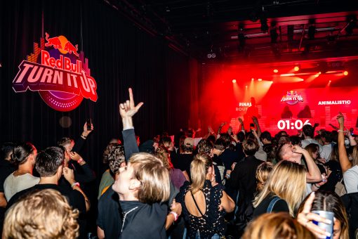 La más prendida te regalonea con invitaciones para RED BULL TURN IT UP