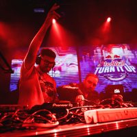 Agéndate esta: Se viene Red Bull Turn It Up, batalla de DJ donde el público elige al ganador