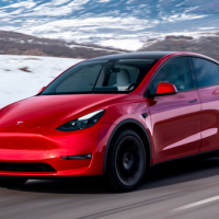 Quillota soprende con un Tesla en su flota de colectivos