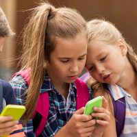 Redes sociales "hacen infelices a los niños"