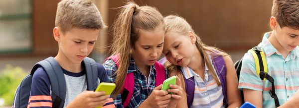 Redes sociales “hacen infelices a los niños”