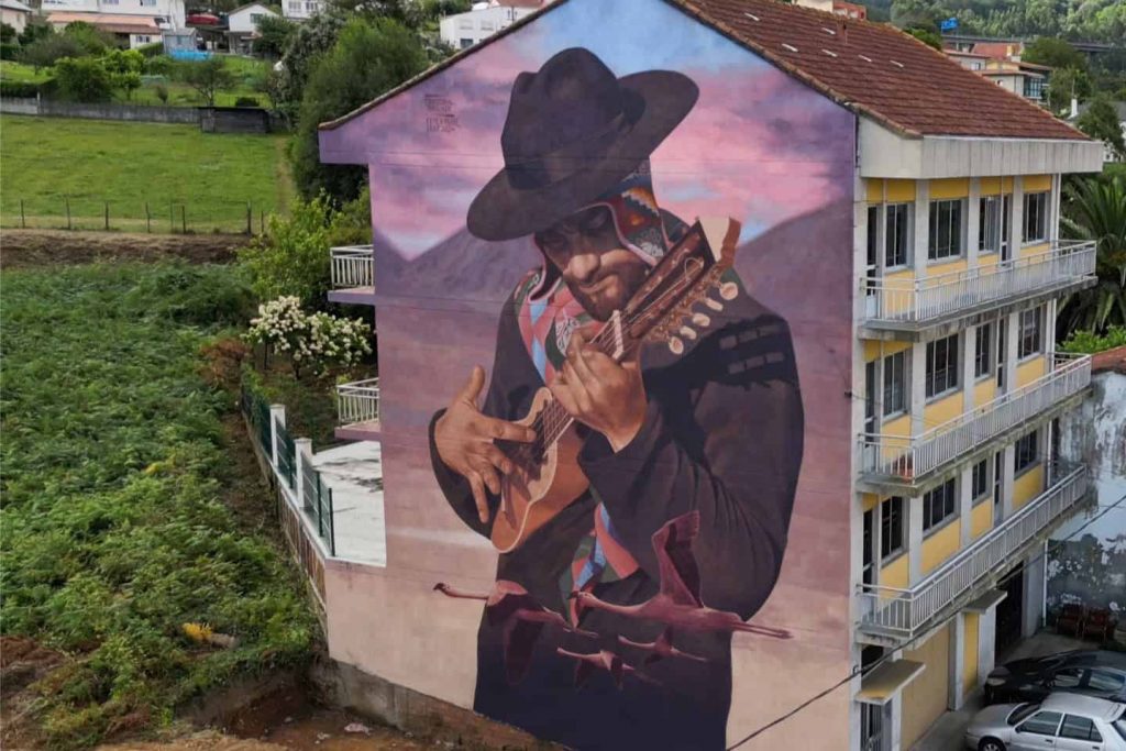 ¡Un grande! Artista de Maipú compite por el mejor mural del año