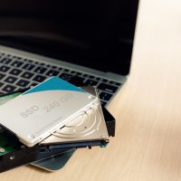 ¿Cómo saber si una laptop reacondicionada es confiable antes de comprarla