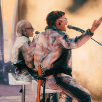 CA7RIEL & Paco Amoroso lanzan “Hasta Jesús tuvo un mal día” junto a Sting