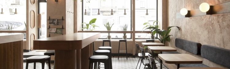 Cafetería en España cobra luz y WiFi a cliente de piedra