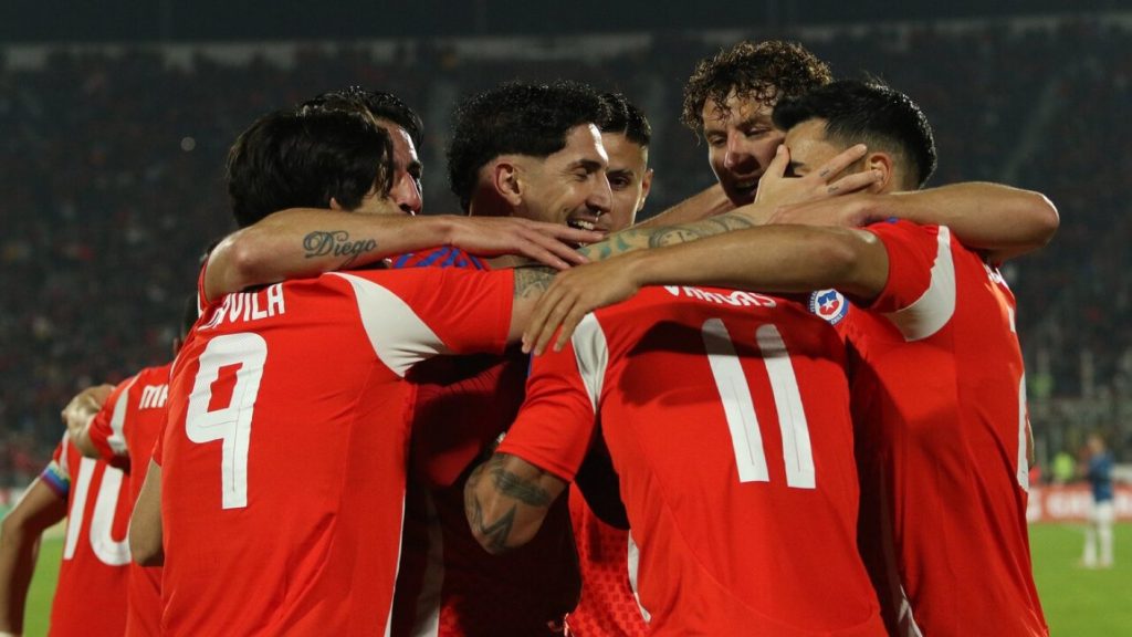 La más prendida te regalonea con invitaciones para ir a ver a la Roja contra Ecuador