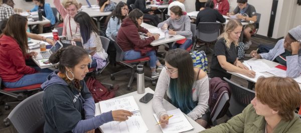 ¿Pa’ qué tanto estudio? Gen Z dice que la U fue “una pérdida de plata”