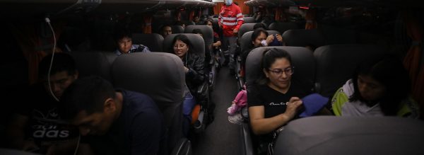 Insólito viaje: Mujer quedó encerrada en bus tras quedarse dormida