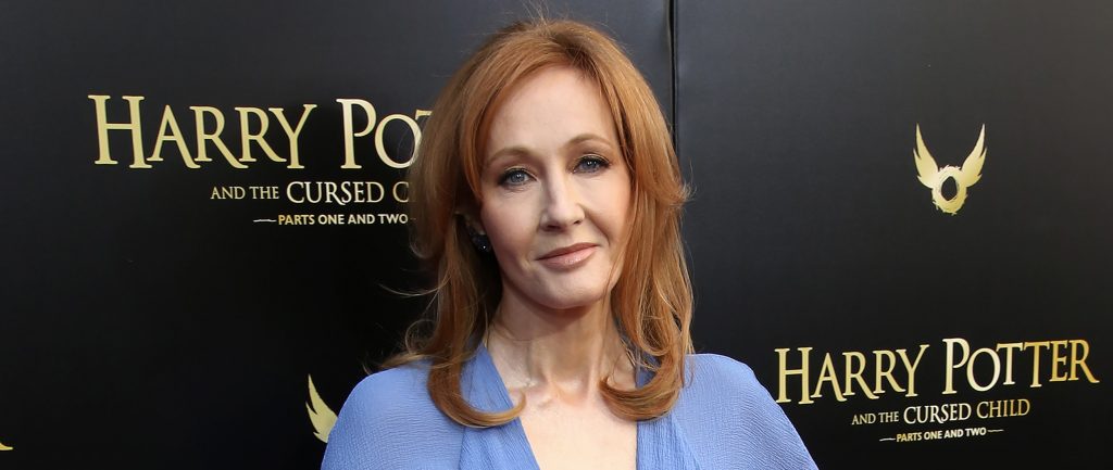 J.K. Rowling insiste y mantiene su  postura sobre las mujeres trans