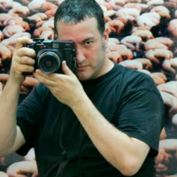 ¿Se viene empelota remix? El hombre que desnudó a Santiago, Spencer Tunick, regresa a Chile