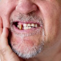 ¡Qué raro que no fue en Talca! Hombre quería meter droga a la cárcel en tubos de pasta dental