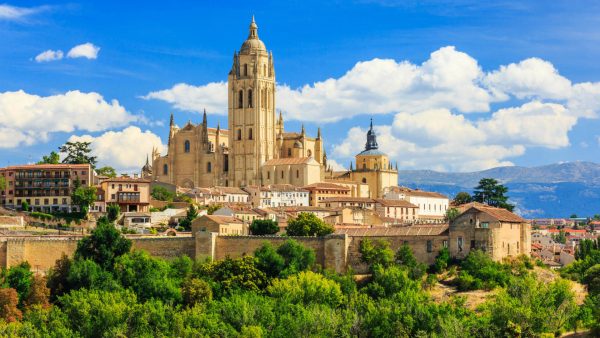 ¡En ciudad española! Trabajo de ensueño te deja vivir gratis y te paga millonario sueldo