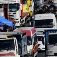 En Argentina quieren multar a camioneros chilenos por rutas dañadas