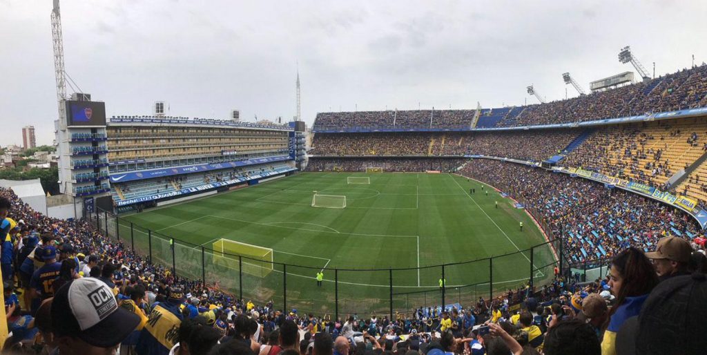 Peligra la continuidad de los chilenos Palacios y Alarcón en Boca Juniors