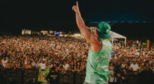 Feid celebra su cumpleaños con el lanzamiento de ‘Se Lo Juro Mor’ y su histórico show en Japón