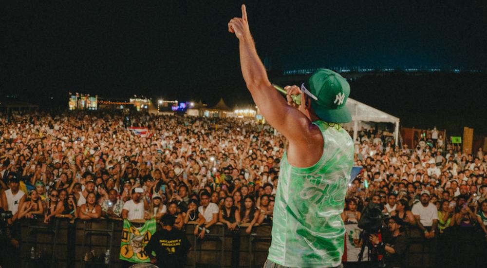 Feid celebra su cumpleaños con el lanzamiento de ‘Se Lo Juro Mor’ y su histórico show en Japón