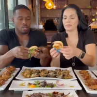 Influencers culinarios tuvieron que frenar la reseña de golpe