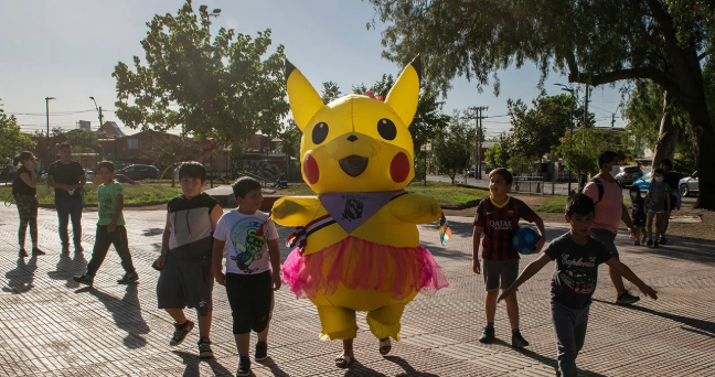 Tiktoker uruguaya asegura que Santiago es de las ciudades “más otakus del planeta”