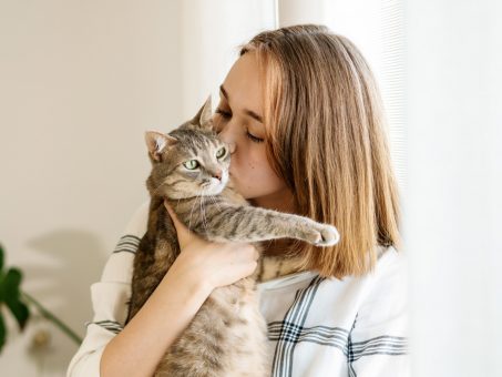 La ciencia confirma: tu gato te quiere como un hijo quiere a sus padres