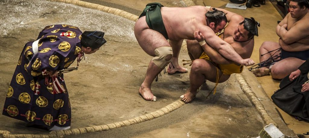 En Japón están midiendo la cintura en el trabajo para combatir la obesidad
