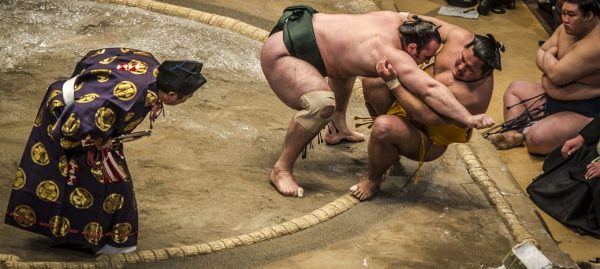 En Japón están midiendo la cintura en el trabajo para combatir la obesidad