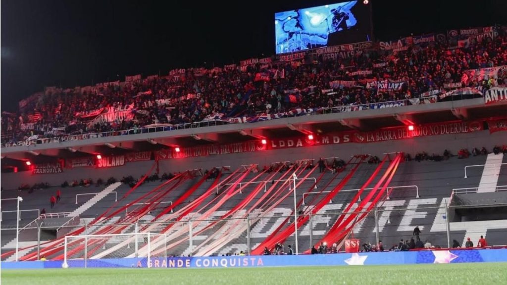 Argentinos ahora le están disparando a la cerveza “chilena”