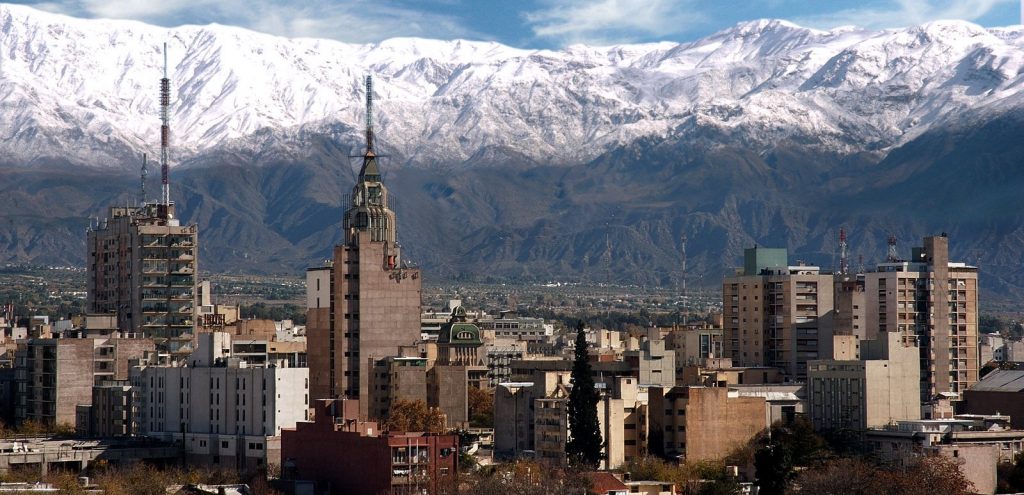 Alumna de 14 años llegó armada a la escuela al ser reprobada en Argentina