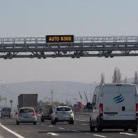 Hombre en día de furia destrozó auto ajeno en Autopista
