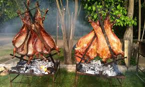 Cordero al palo entra al top 30 de los mejores platos del mundo, según Taste Atlas