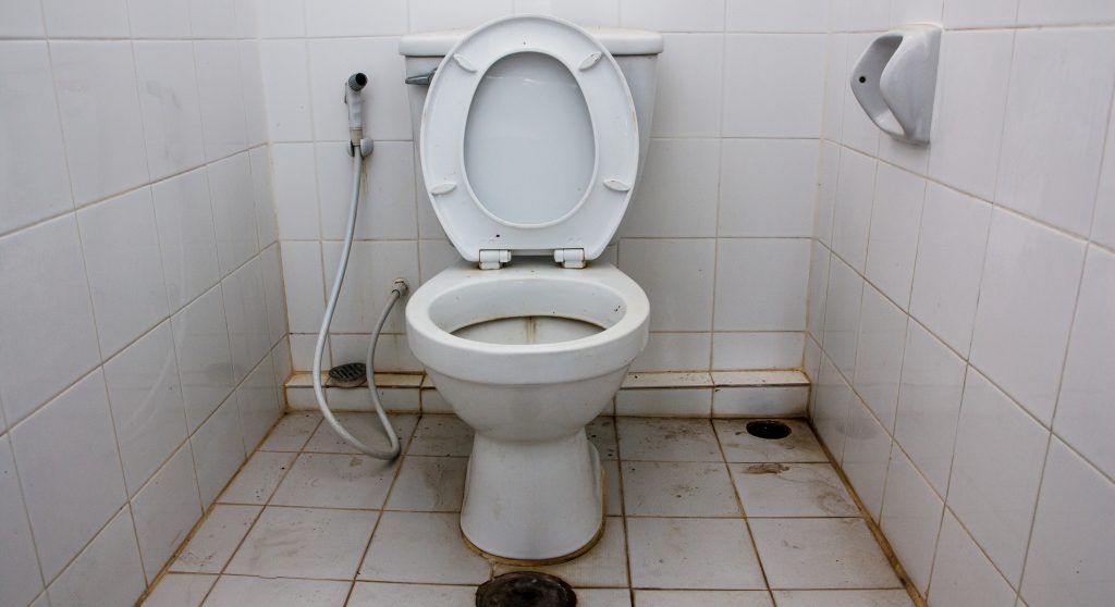 Secretario de Salud de EE.UU.: “No me asustan los gérmenes, aspiraba cocaína en baños”