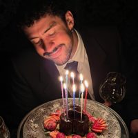 Elige el outfit para la fiesta: BAD BUNNY CUMPLE 32 AÑOS Y LO CELEBRA tempranito en su IG