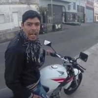 Motochorros intentan  robar a periodista dos veces
