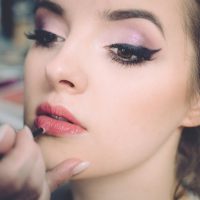 Día de la Madre 2026: ideas de maquillaje con labiales y bases para regalar