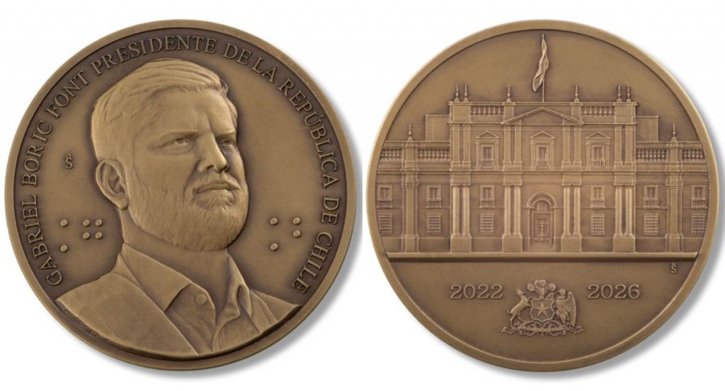 Medalla conmemorativa del expresidente Boric se agotó en horas