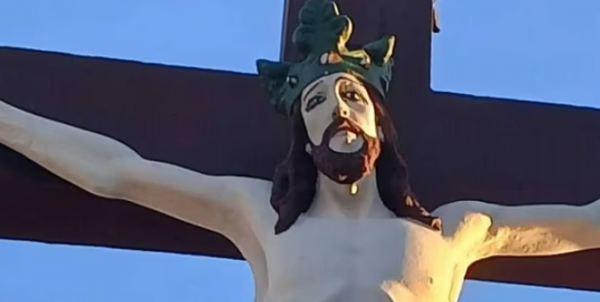 Polémica restauración de esculturas en brasil