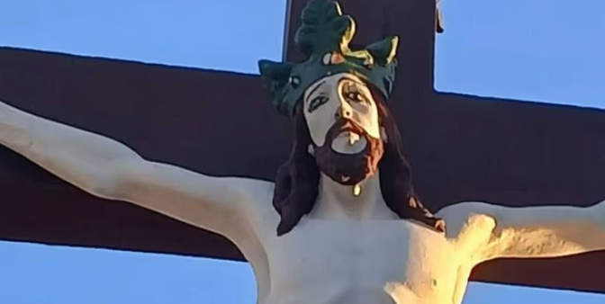 Polémica restauración de esculturas en brasil