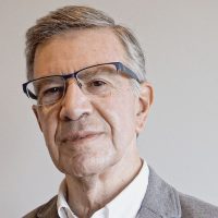 El nuevo negocio de Lavín: un chatbot con santos
