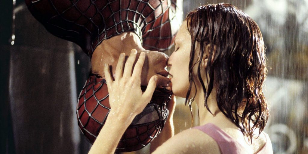 6 de julio: Día internacional del beso robado