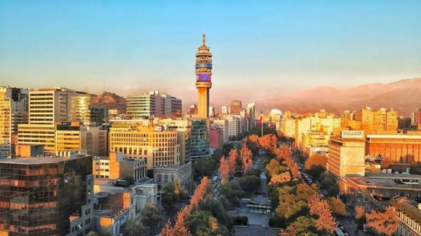 Abrirán al público los históricos túneles bajo Santiago centro