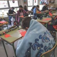Pediatra llama a no exponer a niños al frío extremo