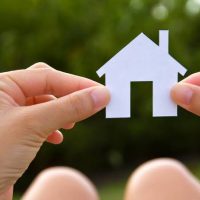 Cada vez más jóvenes dejan de ahorrar para comprar una casa